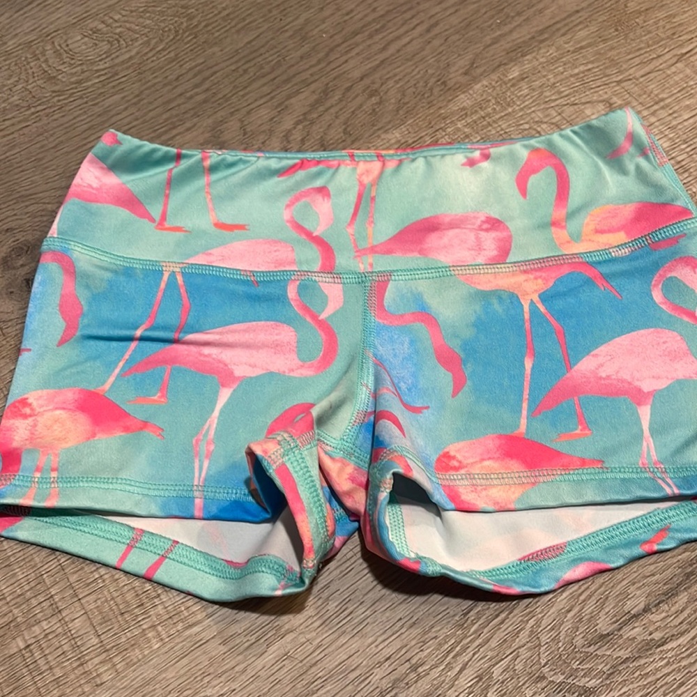 FLEO reward flamingo shorts